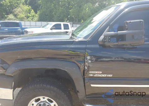 2005 Chevrolet Silverado K2500 Heavy Duty z USA, uszkodzony, nr VIN 1GCHK23245F912706